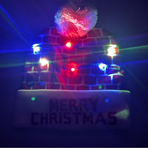 LED Merry Christmas Light Up winter hat - Picture 6 of 6